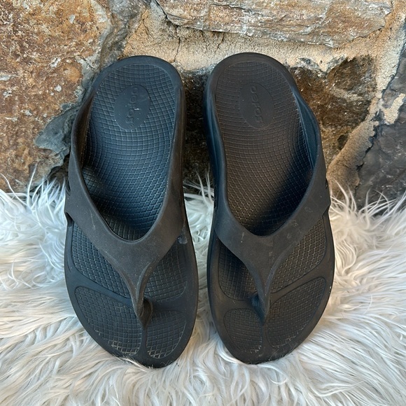 Oofos Unisex Ooriginal Recory Sandals in Black Size Men's 7/Women's 9 - Picture 1 of 8